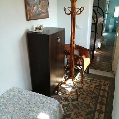 Enrico Gli Amici Del Mare Apartment Катания Екстериор снимка